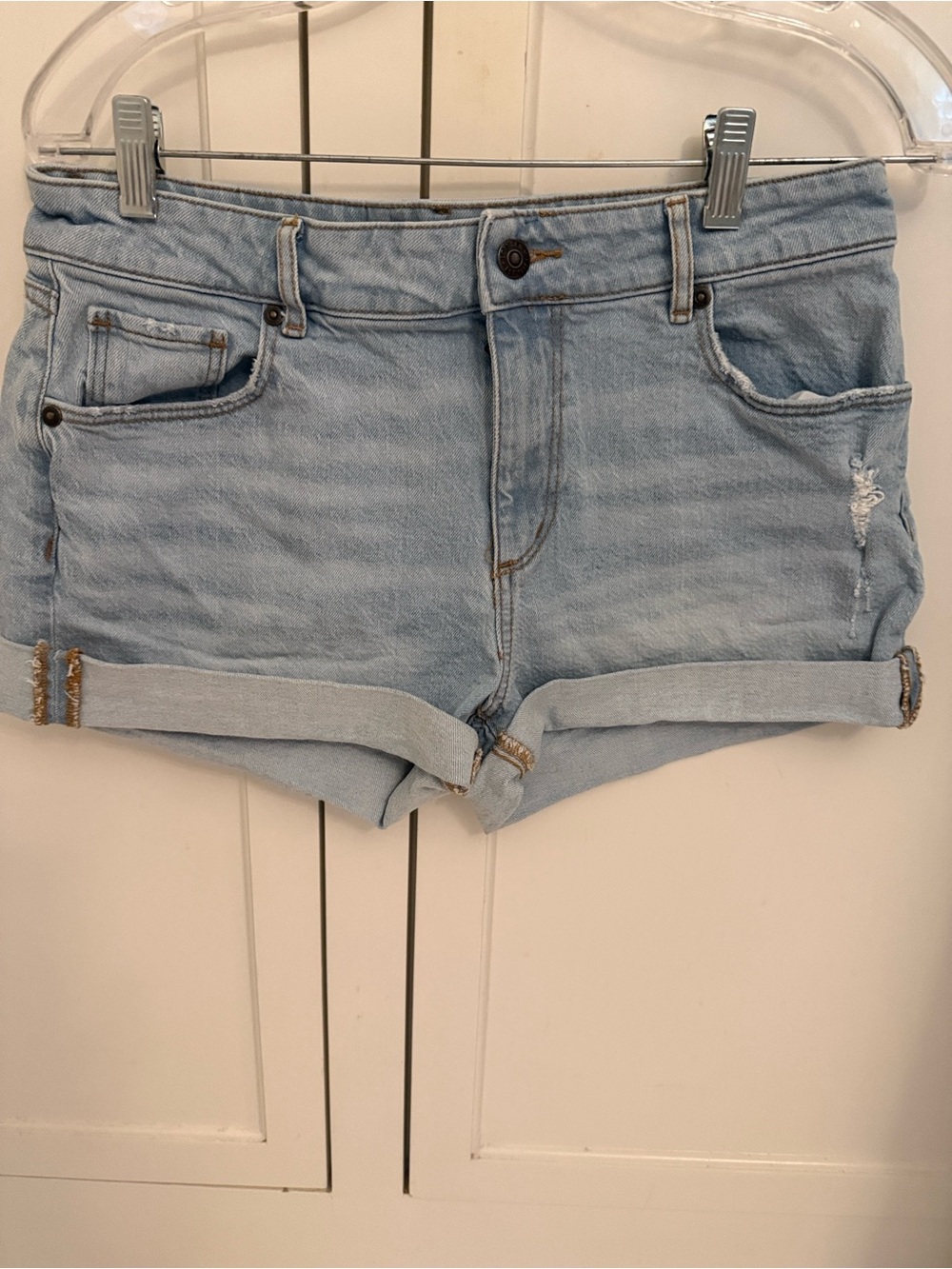Loft  Size 6 Light Wash Jean Shorts